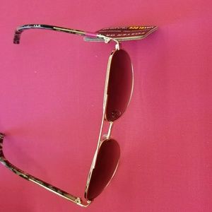 Meet your Posher, Still